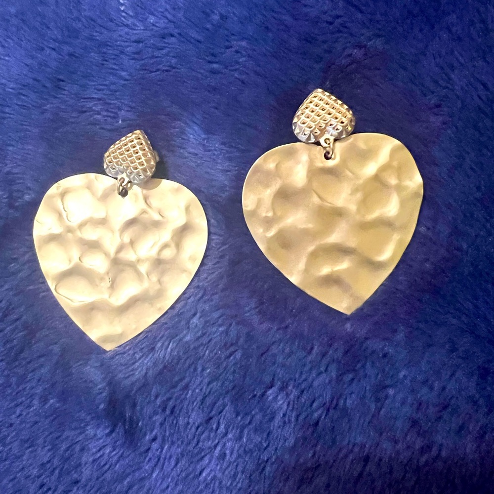 Heart Earrrings Gold brushed color. Light weight brushed hammered looked